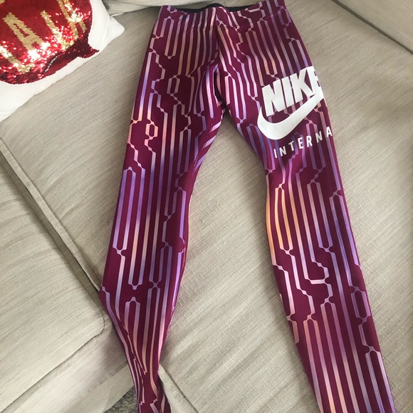 XS Nike Leggings - Picture 1 of 2